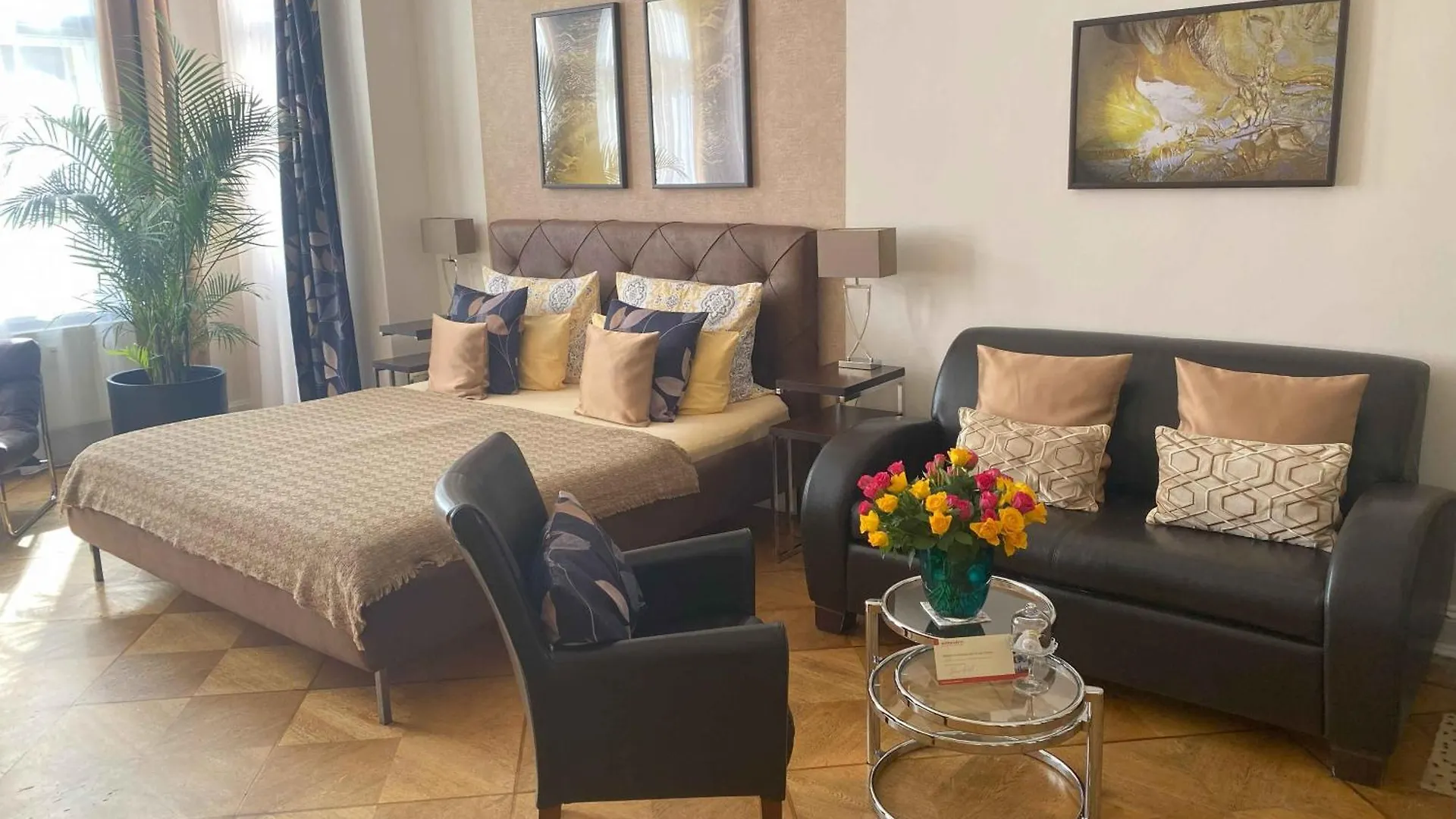 Boutique Hotel Mittendrin Berlin contacts